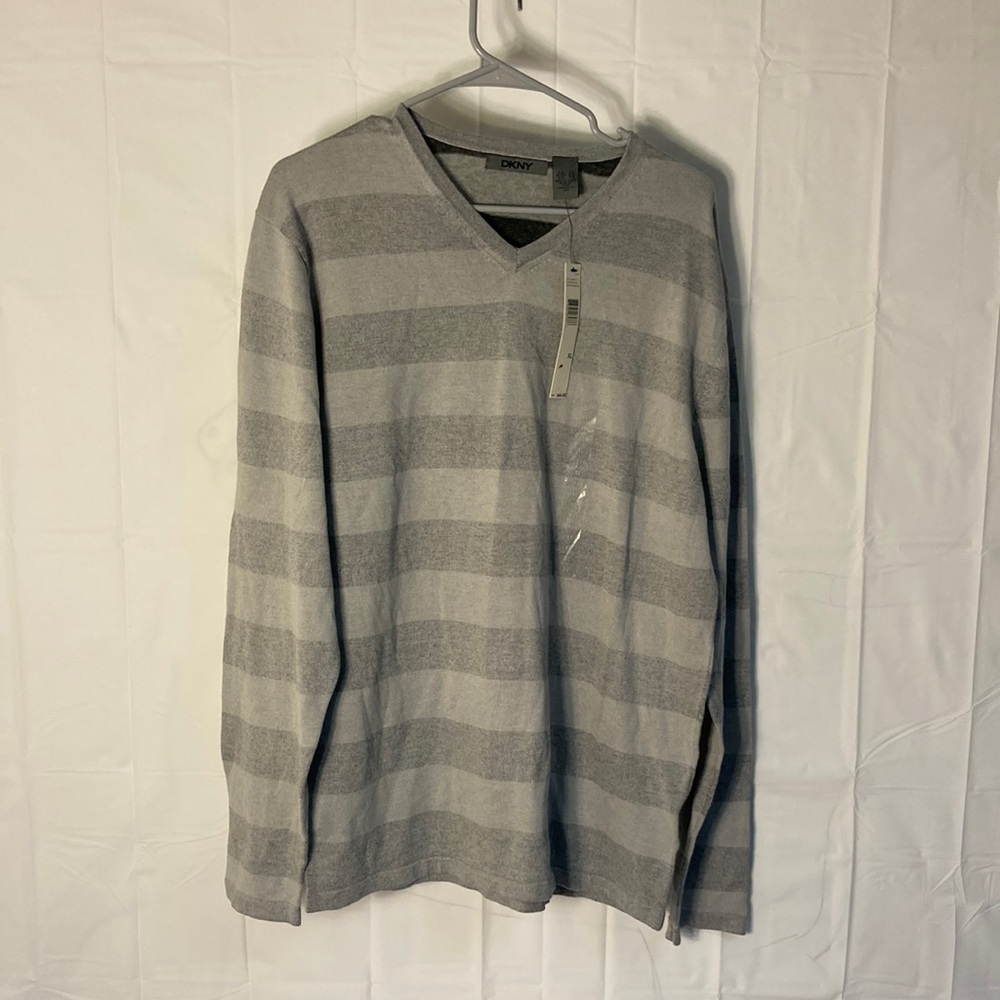 DKNY extra large light sweater Gray with gray stripes